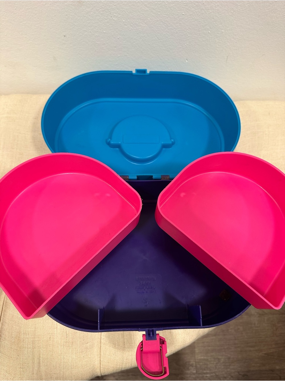 Caboodles Blue and Purple Storage Case with Pink Handle - Picture 6 of 8
